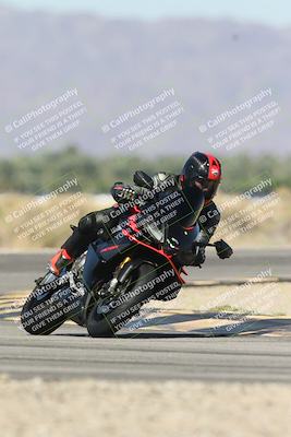 media/Oct-13-2025-Moto Forza (Mon) [[a66d839500]]/3-B Group/Session 3 (Turn 16)/